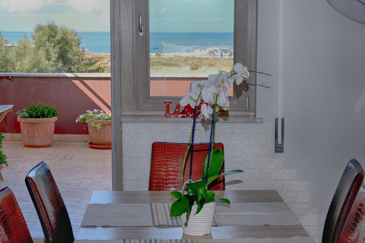 Bb Fly And Beach Bed and Breakfast Φιουμιτσίνο Εξωτερικό φωτογραφία